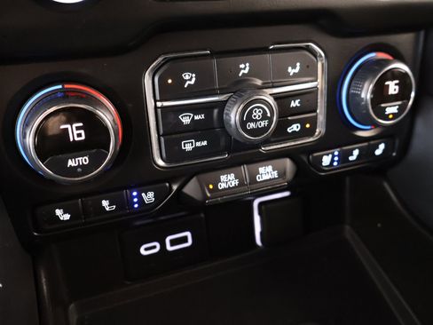 Used 2021 Chevrolet Tahoe High Country AWD/4WD image 8