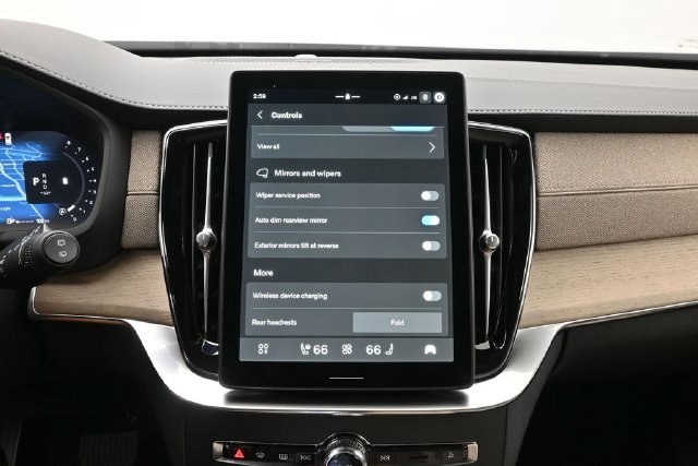 New 2027 Volvo XC90 B5 Plus AWD/4WD image 19