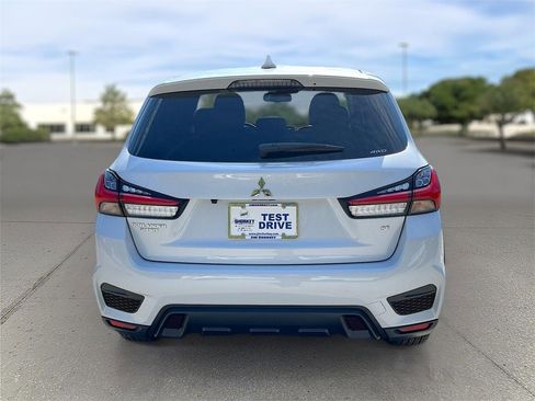 New 2025 Mitsubishi Outlander Sport SE image 6