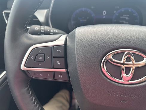 Used 2023 Toyota Highlander Platinum image 17