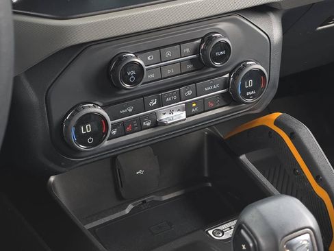 Used 2023 Ford Bronco Badlands AWD/4WD image 36