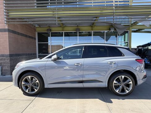 Used 2023 Audi Q4 e-tron Prestige w/ Black Optic Package image 7