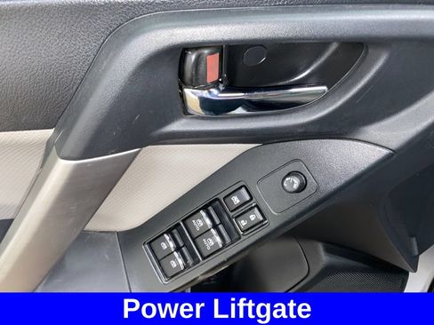 Used 2018 Subaru Forester 2.5i Limited AWD/4WD image 9
