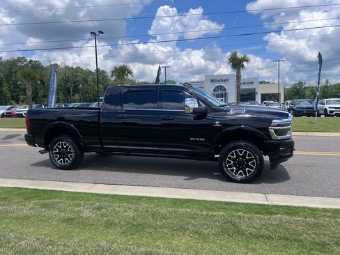 Certified 2025 RAM 2500 Limited AWD/4WD image 4