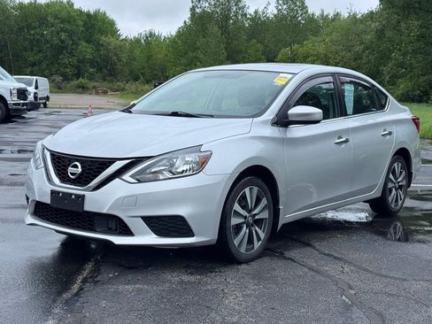 Used 2019 Nissan Sentra SV w/ Special Edition Package FWD image 3