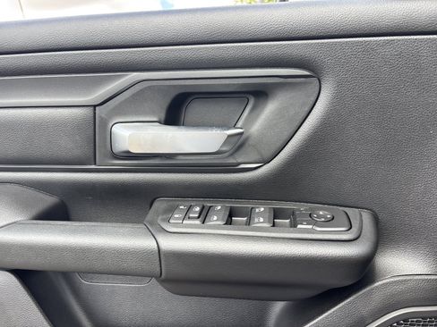 New 2026 RAM 1500 Express AWD/4WD image 18