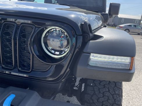 Used 2024 Jeep Wrangler Willys image 10