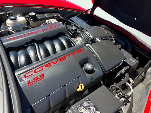 Used 2009 Chevrolet Corvette Coupe w/ Preferred Equipment Group RWD image 28