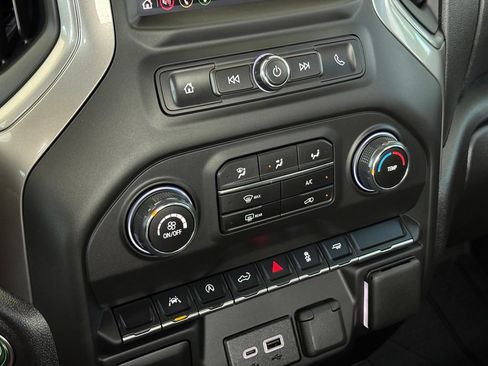 Used 2026 Chevrolet Silverado 1500 Custom w/ Turbomax Blackout Package RWD image 31