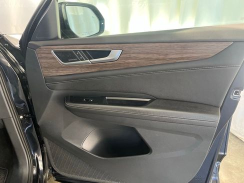 Certified 2025 Volkswagen Atlas SEL Premium R-Line image 12