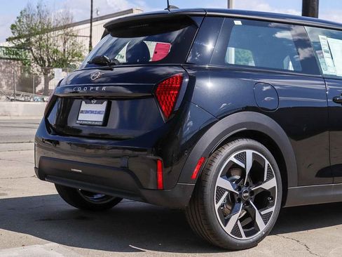 New 2026 MINI Cooper 2-Door Hardtop FWD image 11