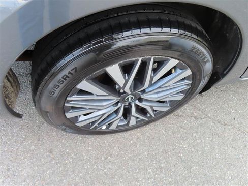 Used 2025 Nissan Altima 2.5 SV FWD image 8