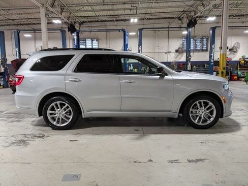 Used 2024 Dodge Durango GT RWD image 3