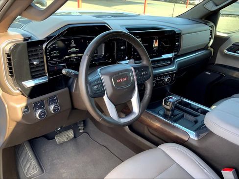 Used 2024 GMC Sierra 1500 SLT w/ SLT Premium Plus Package image 18