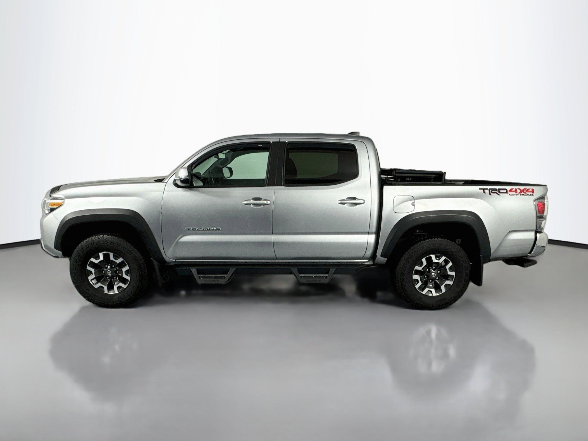 Used 2023 Toyota Tacoma TRD Off-Road AWD/4WD image 8