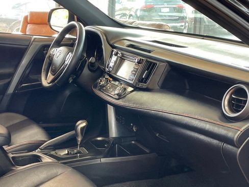 Used 2018 Toyota RAV4 SE w/ Power Extra Value Package image 23