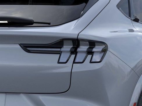 New 2026 Ford Mustang Mach-E Premium image 22
