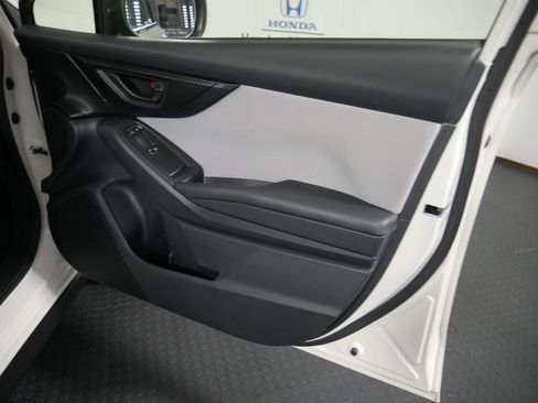 Used 2019 Subaru Crosstrek 2.0i Premium image 6