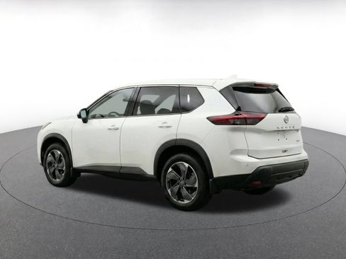 Used 2025 Nissan Rogue SV AWD/4WD image 7