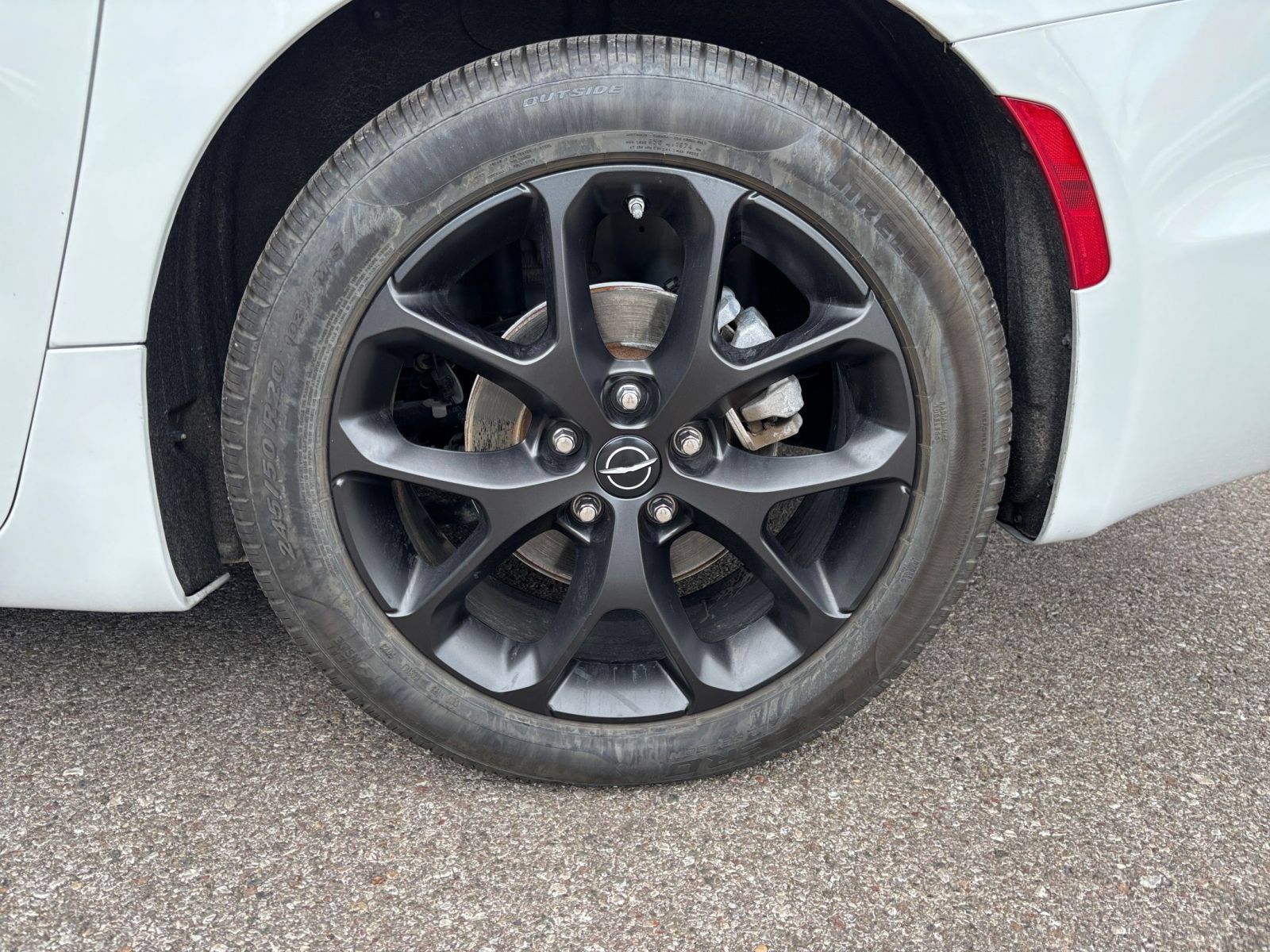 Used 2025 Chrysler Pacifica Limited FWD image 34