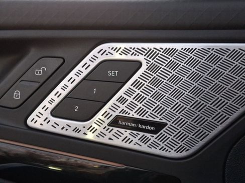 Used 2025 BMW X2 xDrive28i w/ Premium Package image 24