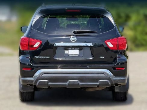 Used 2017 Nissan Pathfinder SV FWD image 4