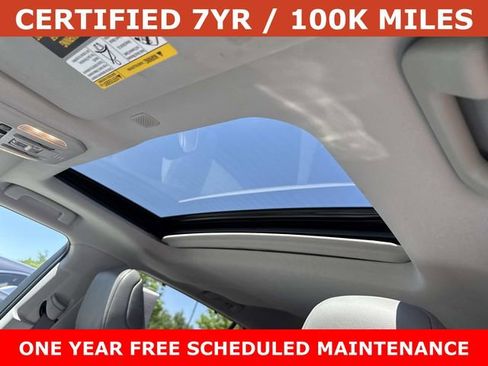 Used 2022 Toyota Highlander XLE AWD/4WD image 16