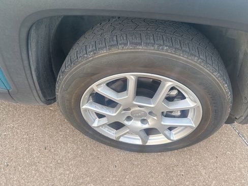 Used 2021 Jeep Renegade Latitude image 7