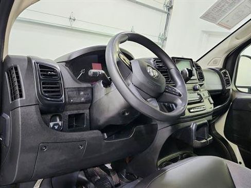 Used 2025 RAM ProMaster 2500 w/ Convenience Group FWD image 10