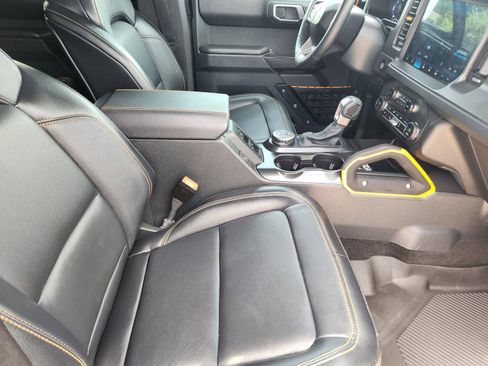 Used 2024 Ford Bronco Badlands AWD/4WD image 15
