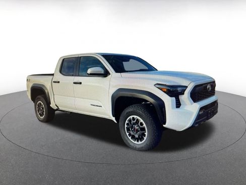 Used 2025 Toyota Tacoma TRD Off-Road image 7