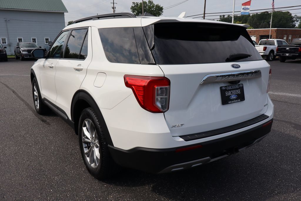 Used 2020 Ford Explorer XLT w/ Equipment Group 202A AWD/4WD image 16