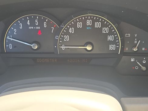 Used 2005 Cadillac XLR RWD image 16