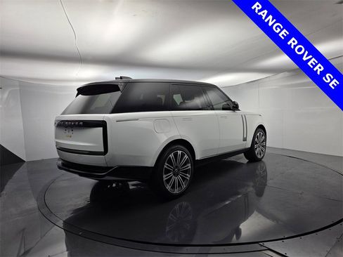 Used 2024 Land Rover Range Rover SE image 11