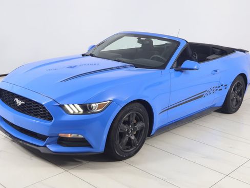 Used 2017 Ford Mustang Convertible RWD image 21