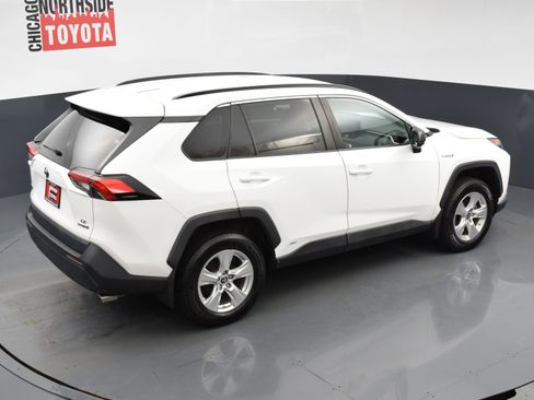 Used 2021 Toyota RAV4 LE AWD/4WD image 19