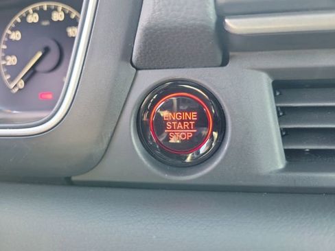 Certified 2025 Honda Pilot Sport image 30