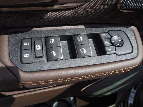 New 2025 RAM 1500 Limited image 24