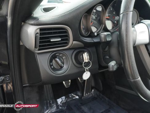 Used 2006 Porsche 911 Carrera 4 AWD/4WD image 32