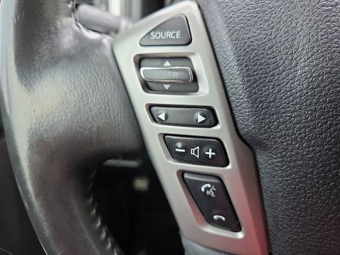 Used 2017 Nissan Titan SV image 19