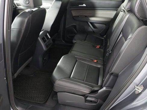 Used 2022 Volkswagen Atlas Cross Sport SE image 20