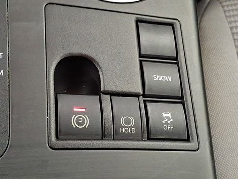 Used 2023 Toyota Highlander L image 24