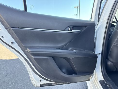 Used 2023 Toyota Camry SE w/ Convenience Package image 19