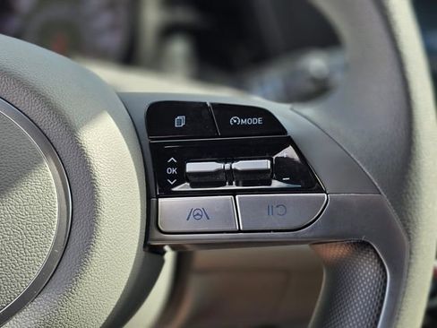 Used 2023 Hyundai Elantra SEL image 23