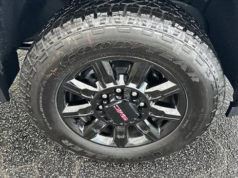 New 2026 GMC Sierra 2500 AT4 w/ AT4 Premium Plus Package AWD/4WD image 15