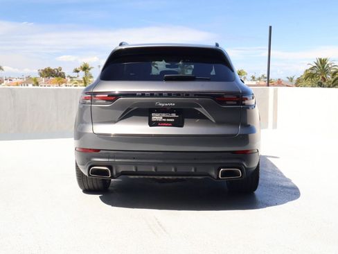 Certified 2023 Porsche Cayenne Platinum Edition AWD/4WD image 10