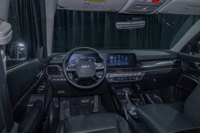 Used 2025 Kia Telluride S AWD/4WD image 19
