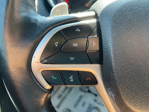 Used 2017 Jeep Grand Cherokee Altitude RWD image 18