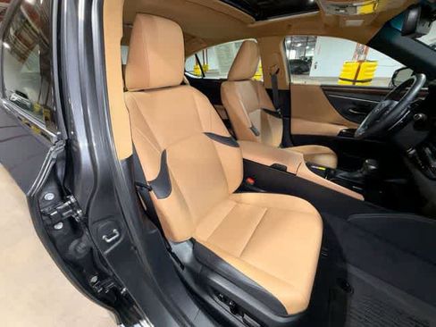 Used 2023 Lexus ES 350 w/ Premium Package FWD image 16