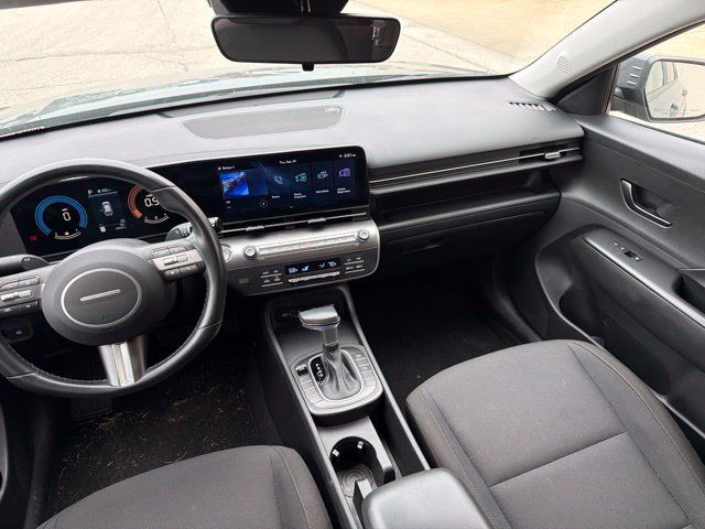 Used 2025 Hyundai Kona SEL FWD image 18